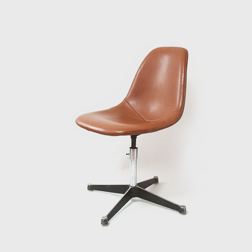 Herman Miller by Charles &amp; Ray Eames leather Shell Chair