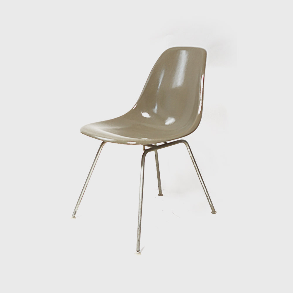 Herman Miller by Charles &amp; Ray Eames Fiberglass DSH Shell Chair