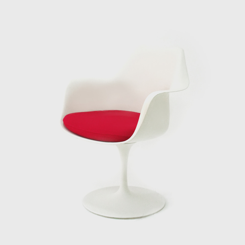Knoll by Eero Saarinen &#039;Tulip&#039; Swivel Arms Chair