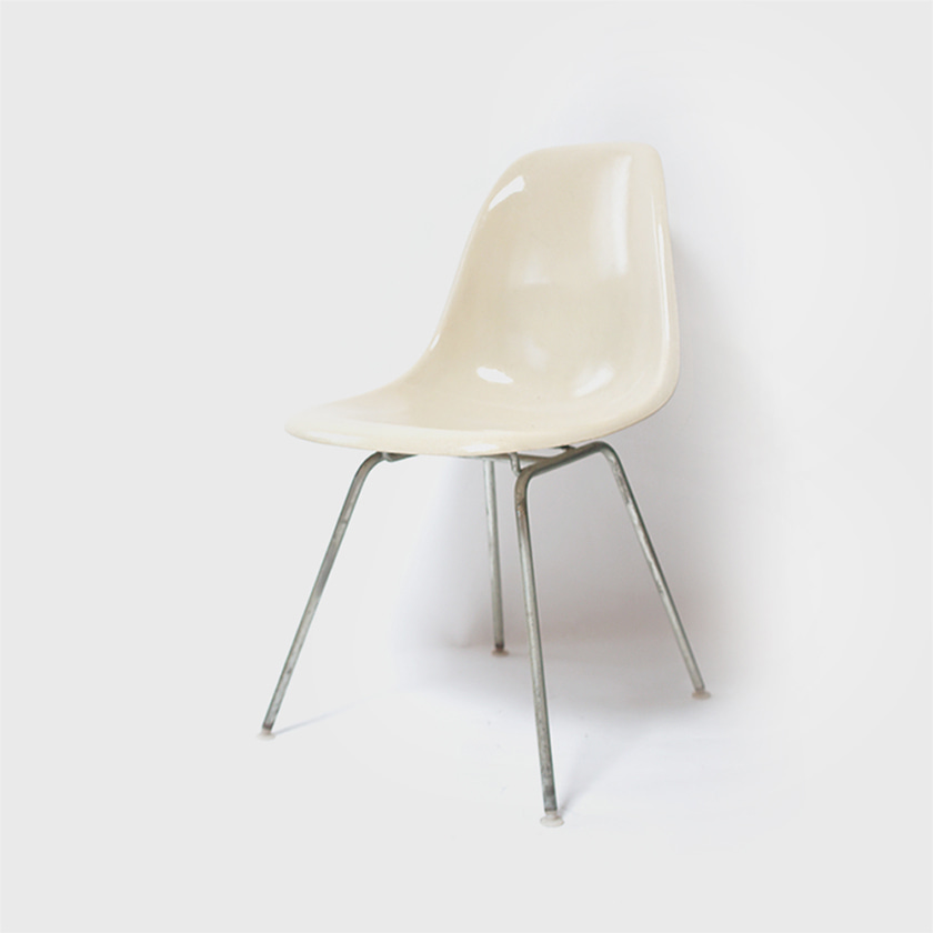 Herman Miller by Charles &amp; Ray Eames Fiberglass DSH Shell Chair