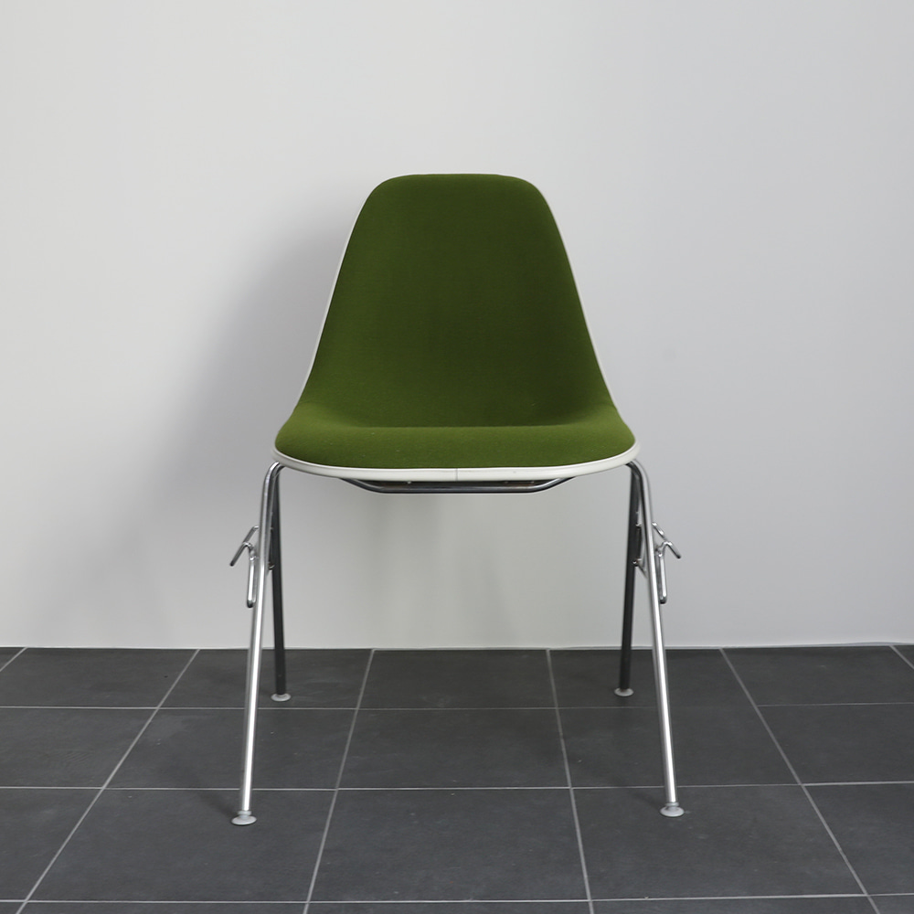 Charles &amp; Ray Eames Herman Miller Upholstered Textile Fiberglass DSS Shell Chair -2