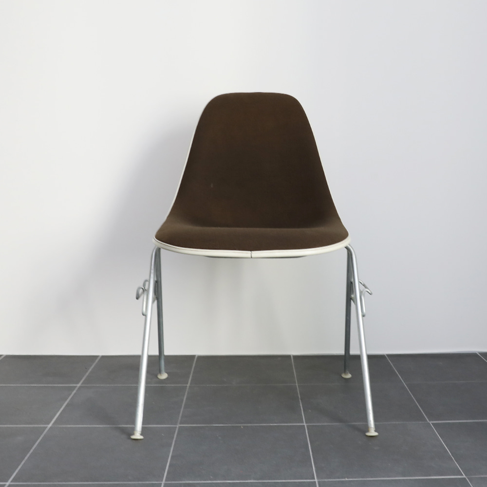 Charles &amp; Ray Eames Herman Miller Upholstered Textile Fiberglass DSS Shell Chair - 4