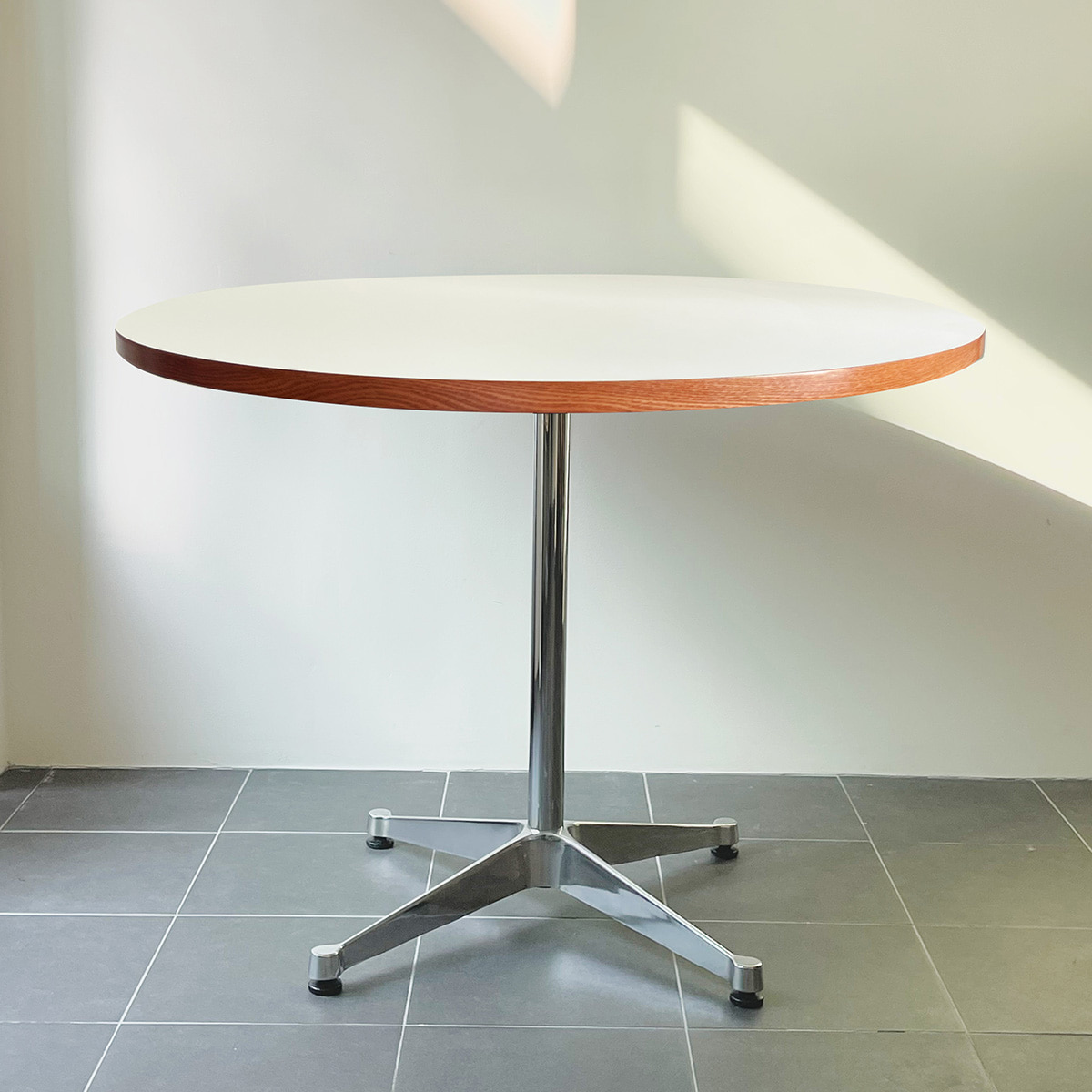 [예약판매] Herman Miller Eames Contract Base Dining and work Table - Last One