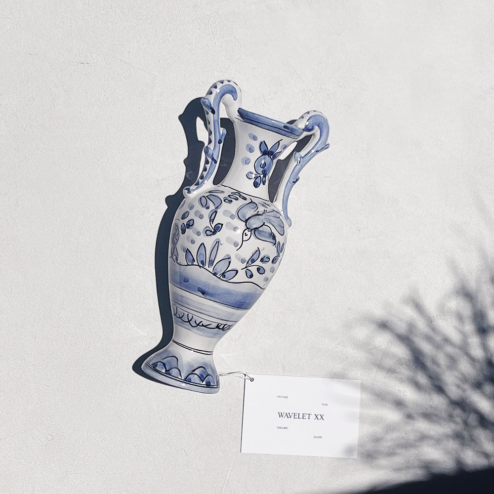 Alcobaca Ceramic Blue &amp; White Illust Drawing Vase